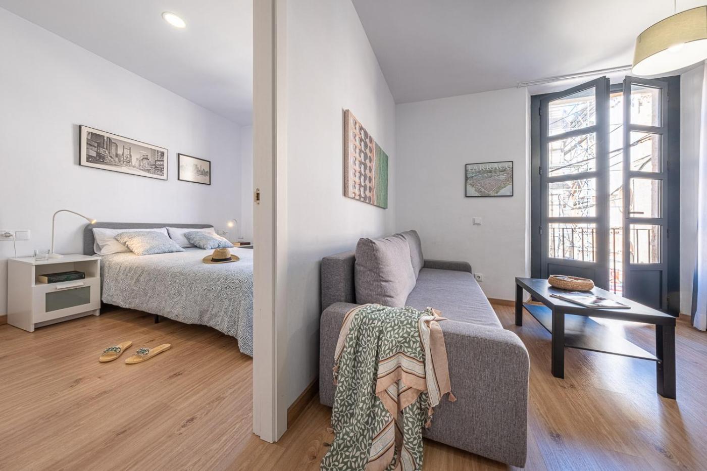 Tarragona Apartments Luaran gambar