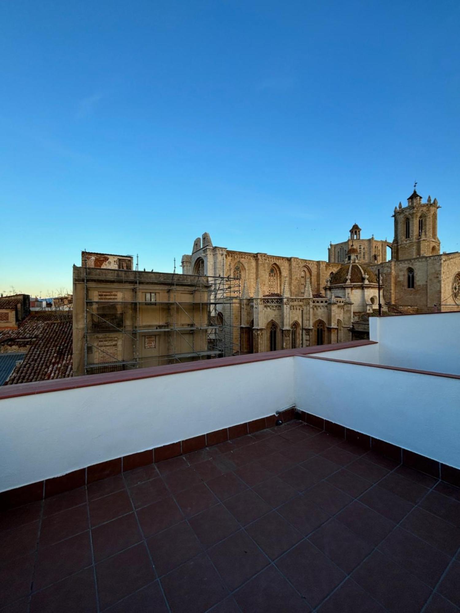 Tarragona Apartments Luaran gambar